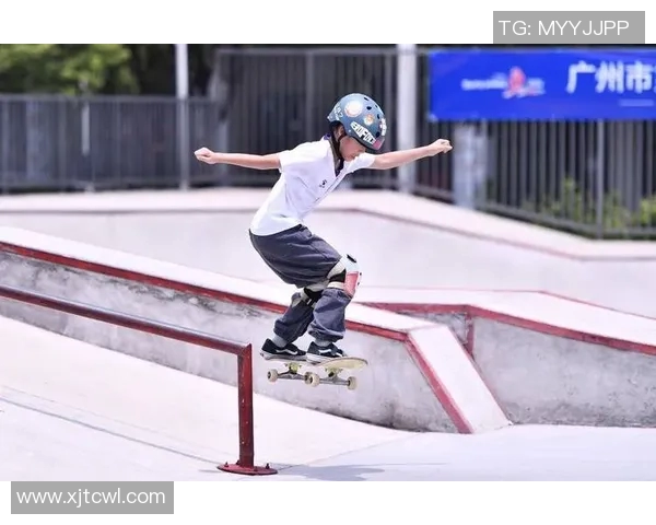 对话滑板运动员周伟探讨他不平凡的滑板生涯与未来梦想 对话滑板运动员周伟探讨他不平凡的滑板生涯与未来梦想