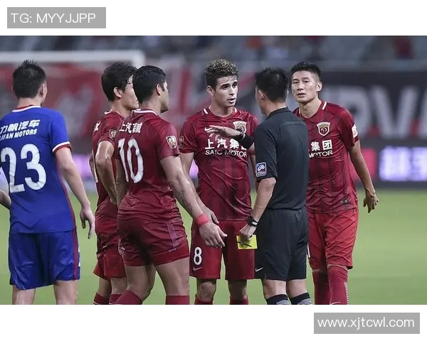 杨伟独家揭秘:深入解析足球技巧与战术心得分享 杨伟独家揭秘:深入解析足球技巧与战术心得分享