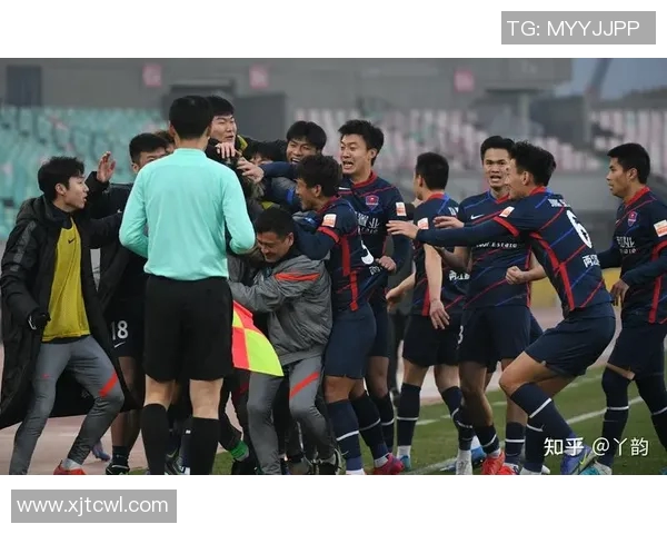 重庆足球队的速度之谜：揭开足球巨献的神秘面纱