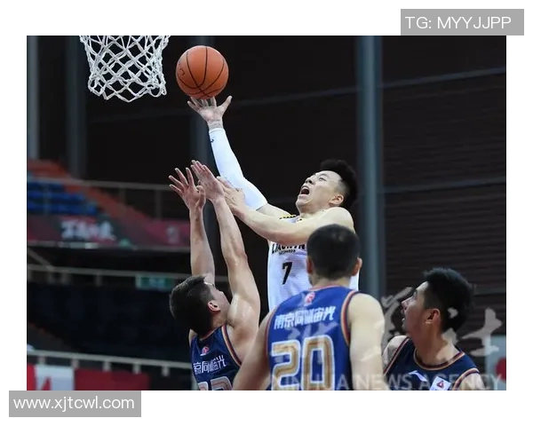 南京篮球队节奏打法深度解析与战术特点剖析 南京篮球队节奏打法深度解析与战术特点剖析